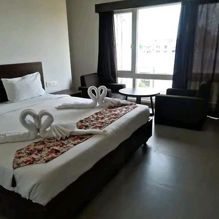 Hotel East International Tinsukia المظهر الخارجي الصورة